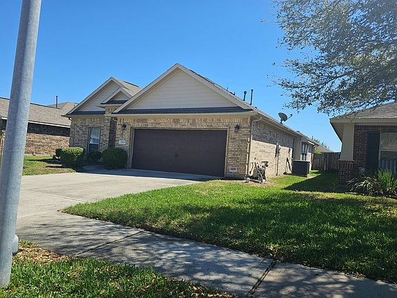 2nd image of 2814 Lockeridge Place Dr