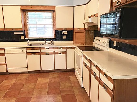 2nd image of 703 W 109th Ter