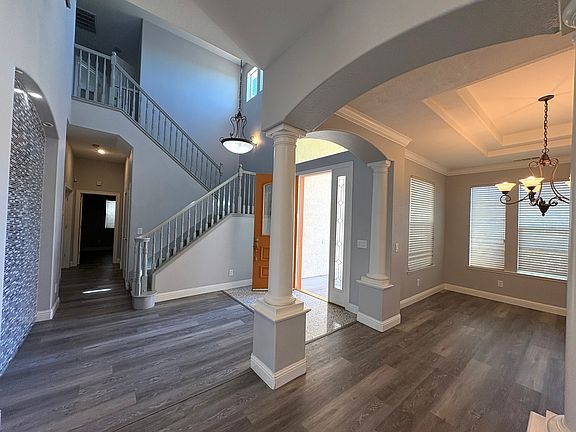 4th image of 905 Gladiola Ln