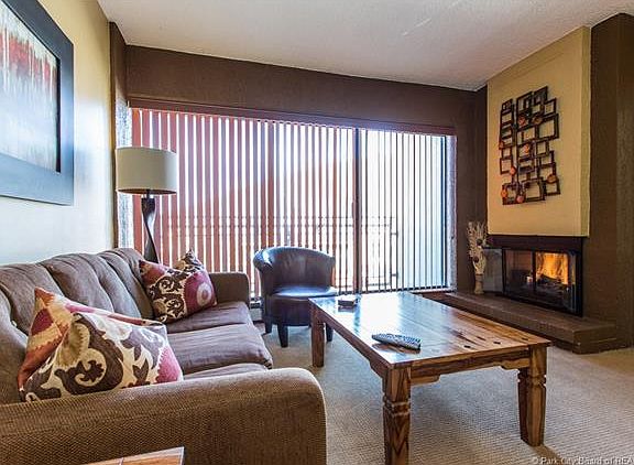 2nd image of 1482 Empire Ave #221