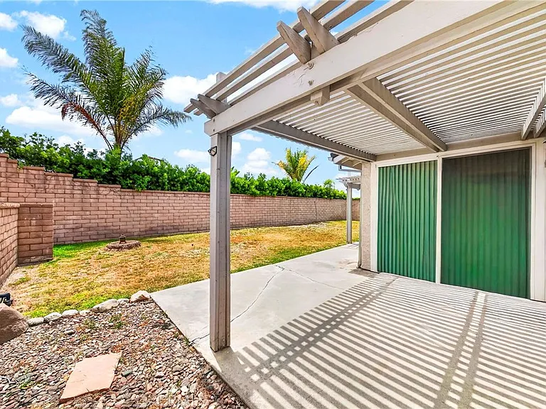 2540 Royale Pl — Photo 31