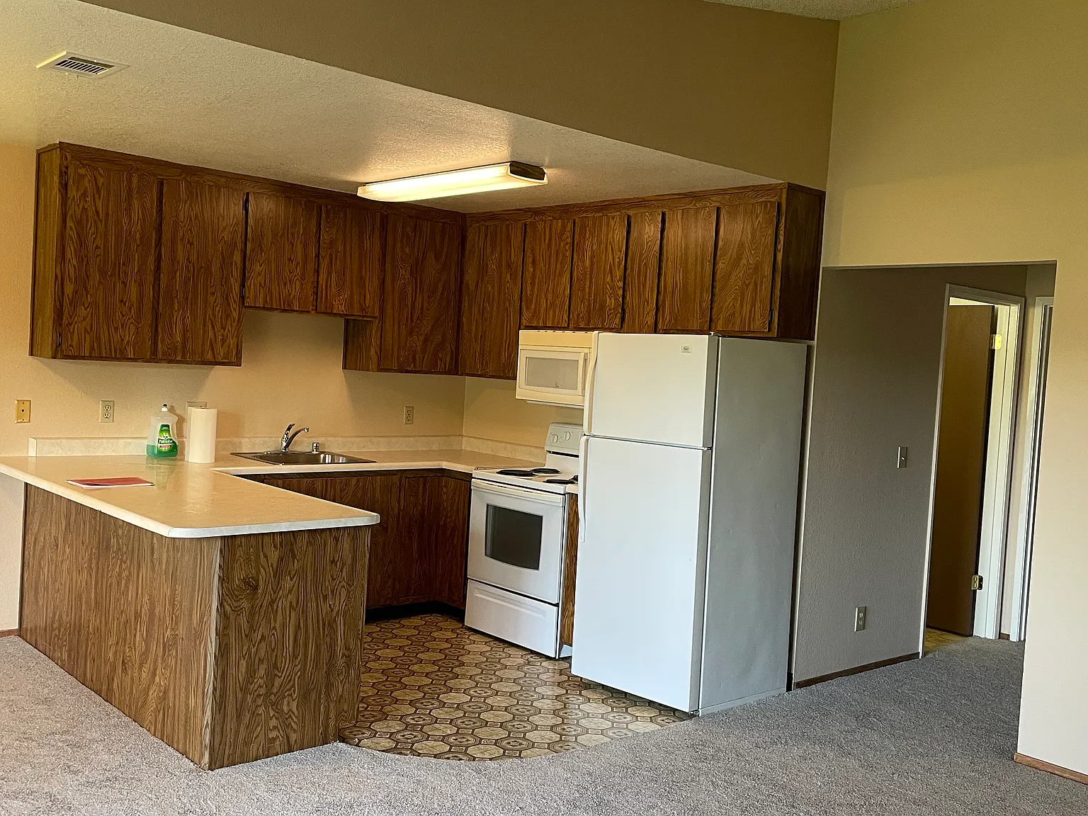 2 bed, $1,950 — Photo 2