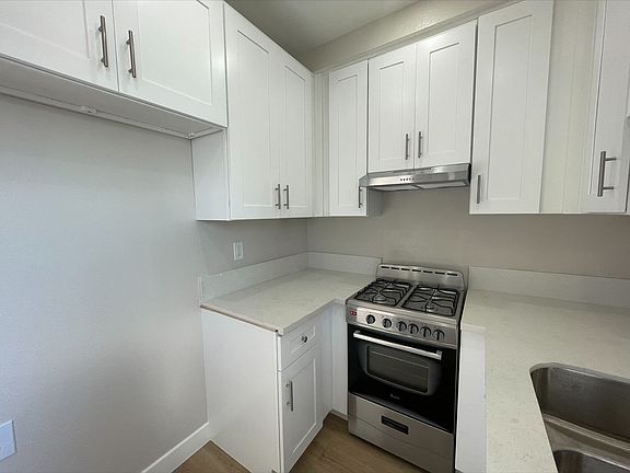 5th image of 500-565 N Citrus St #555