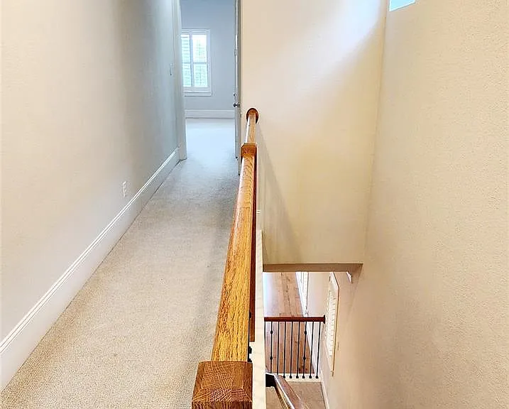 11 Rafters Row — Photo 20
