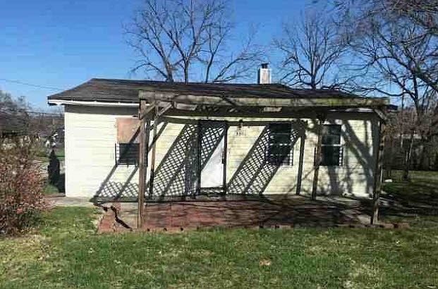 1st image of 3301 Spruce Ave
