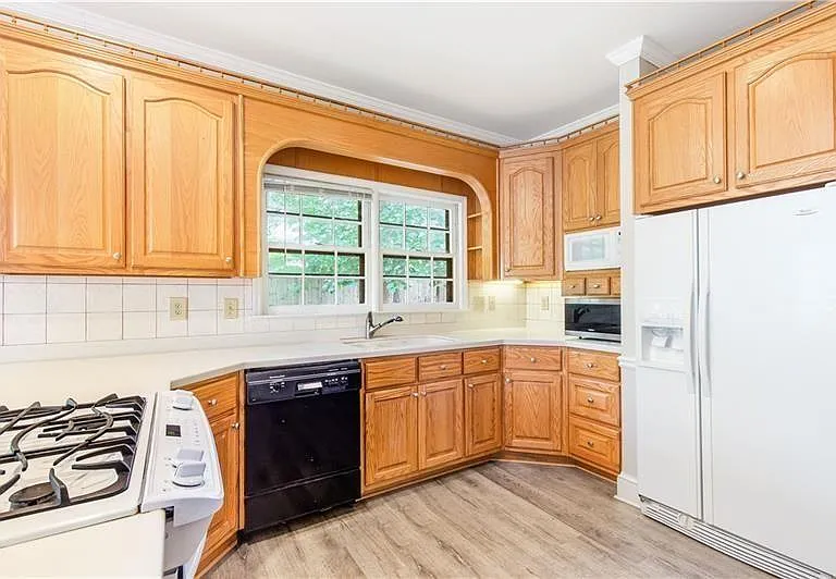 919 Bridgegate Dr NE — Photo 22