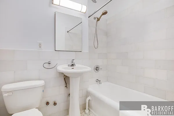 Sold by Barkoff Residential  | media 26