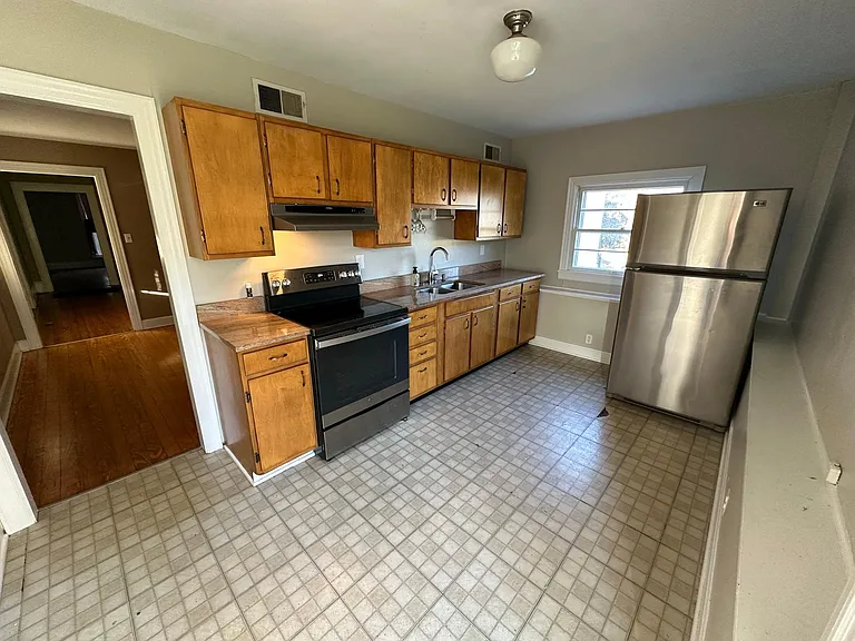 1918 Eastview Ave #2 — Photo 16
