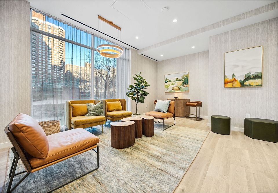 1st image of 520 2nd Ave APT 17E