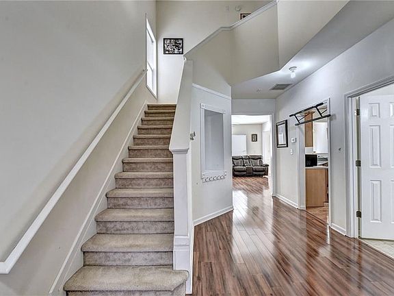 3rd image of 3052 Briaroak Dr