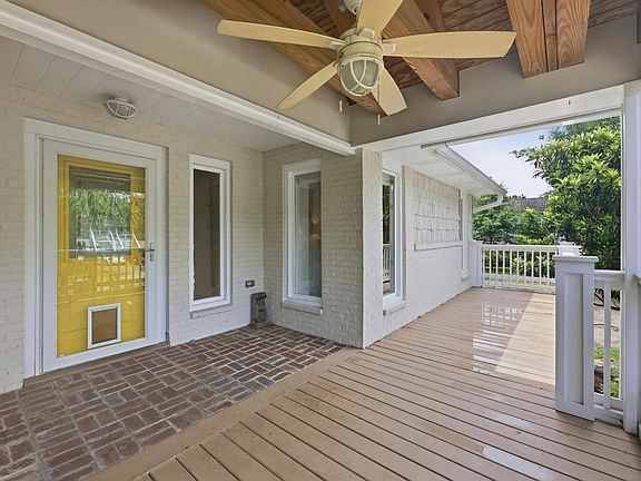 4th image of 366 Lakeshore Dr.
