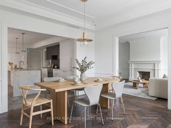 2 Clarendon Ave, Toronto, ON