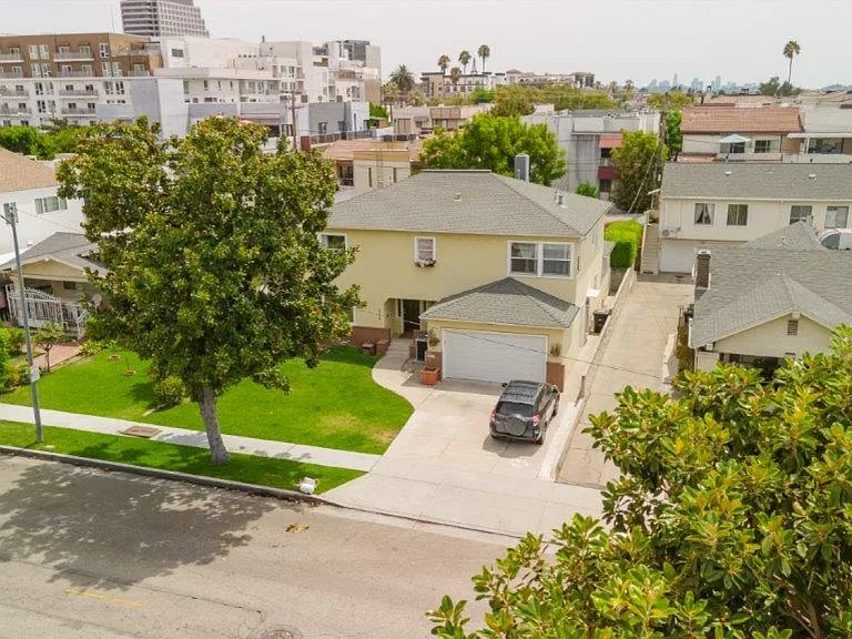 336 W Lexington Dr — Photo 31