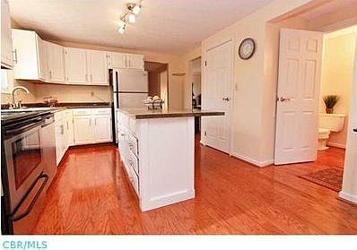 3rd image of 336 Sycamore Dr