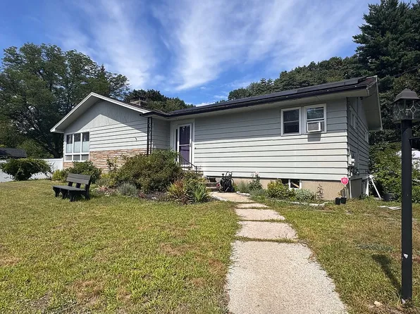 444 Arah St, Manchester, NH 03104