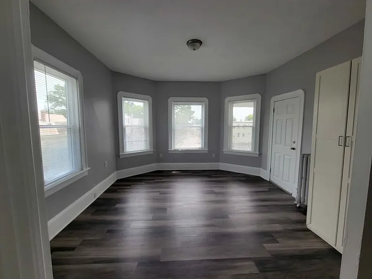 47 Calmar St #3 — Photo 1