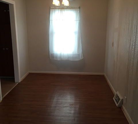 3rd image of 110 E Forrest Hill Ave