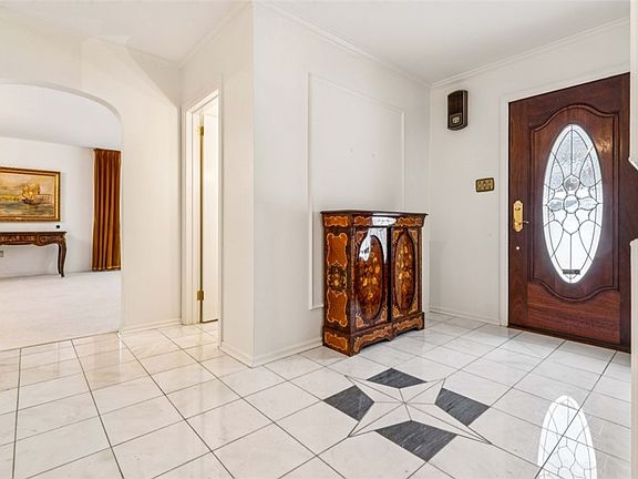 3rd image of 2508 Woodbine Rd