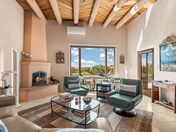 32 Paseo Del Coyote, Santa Fe, NM 87506