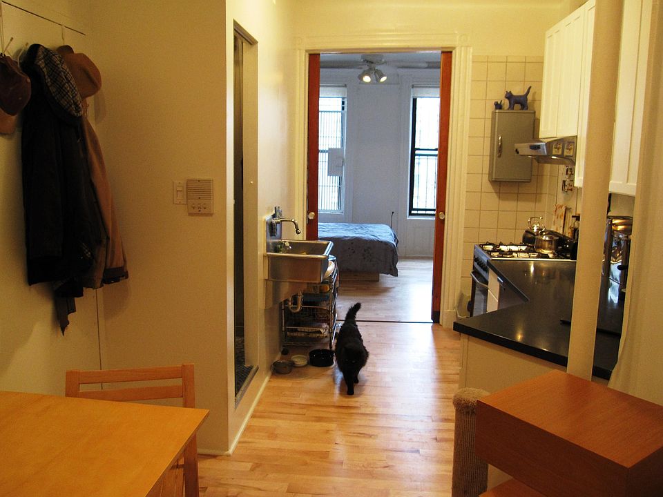 1st image of 633 E 11th St APT 16