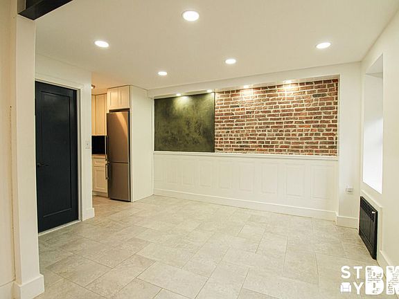 2nd image of 509 Van Buren St #1P