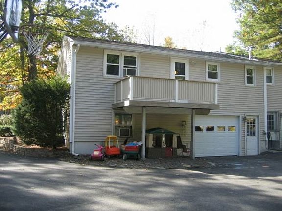3rd image of 23A Chagnon Ln