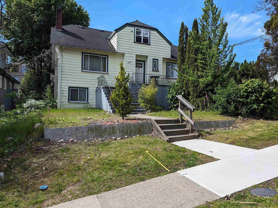 2nd image of 3594 King Edward Ave W