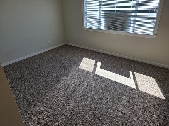 4th image of 22 Linden Ave #4