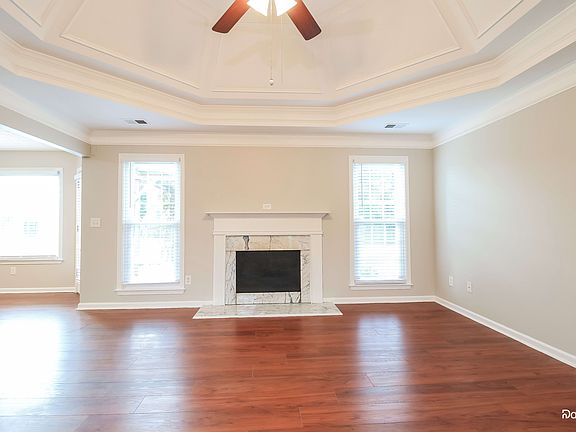5th image of 819 Winding Grove Ln