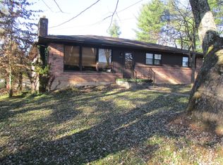 233 Clover St, Marion, VA 24354