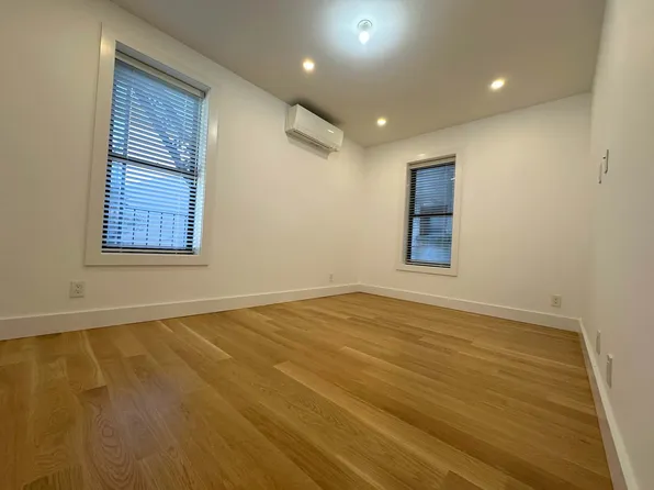 706 Manhattan Avenue image 7 of 12