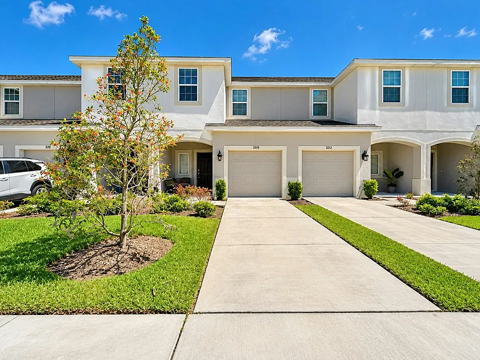 7048 Grand Elm Dr