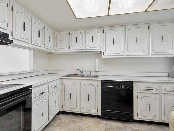 3rd image of 4908 38th Way S APT 402