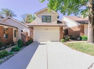 13709 La Rivera Ct, Saint Louis, MO 63128