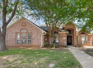 6311 Cobblestone Ln, Arlington, TX 76001