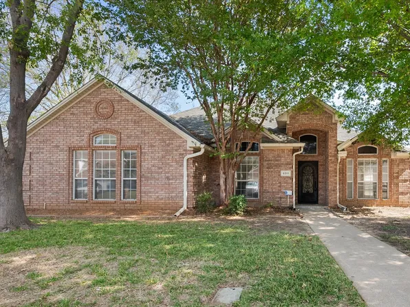 6311 Cobblestone Ln, Arlington, TX 76001