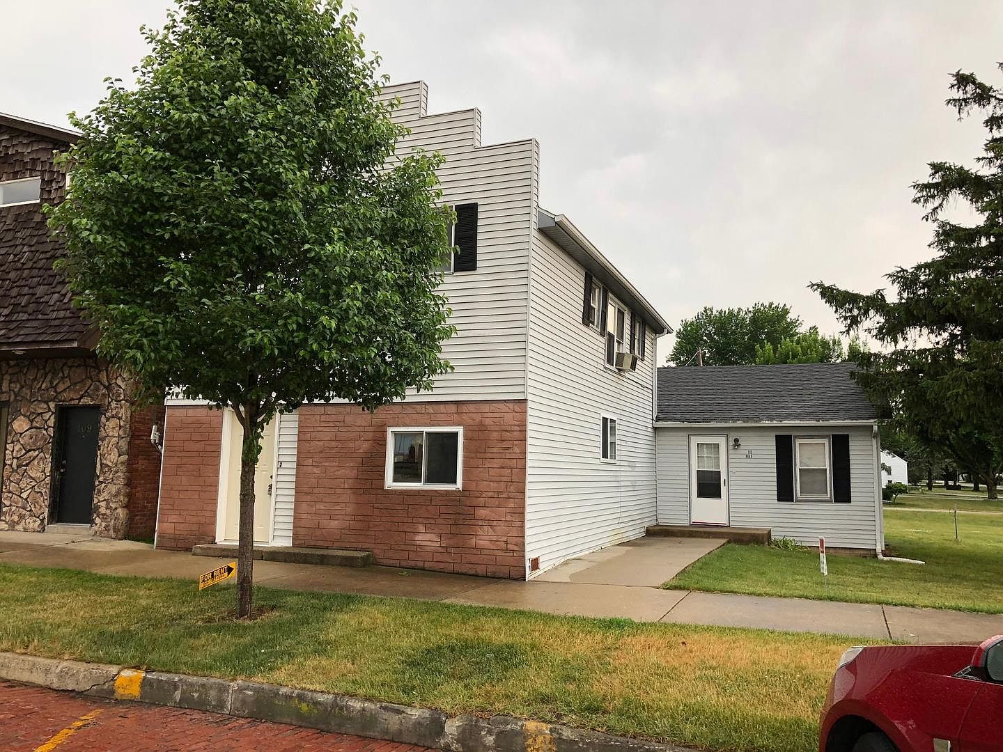 110 N Front St, Danforth, IL 60930 | Zillow