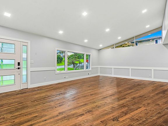 4th image of 37 Andrea Ln