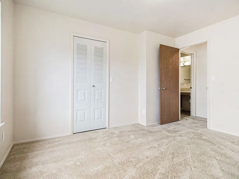 Pine Knoll Apartments — Photo 63