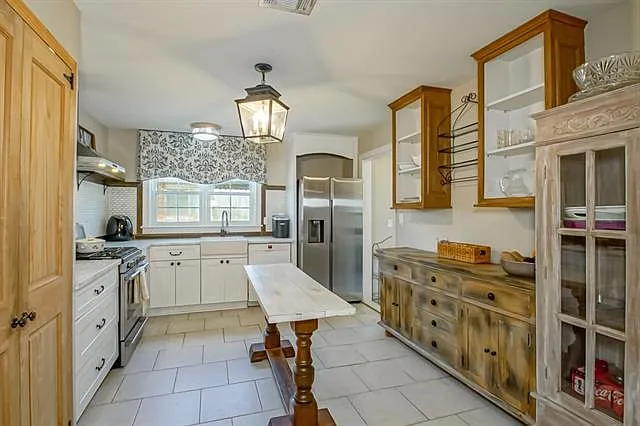 3 bed, 2.0 bath, 1701 sqft, $2,500 — Photo 4