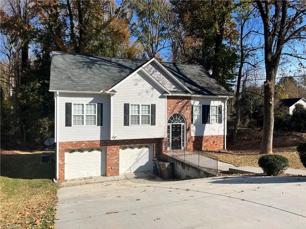 2292 Briar Glen Rd, Winston Salem, NC 27127