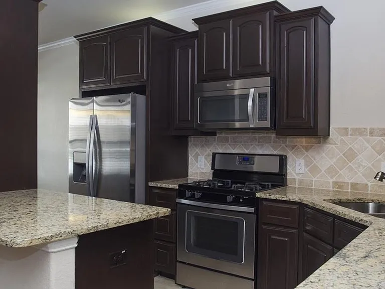 1821 Cortez Ln — Photo 6