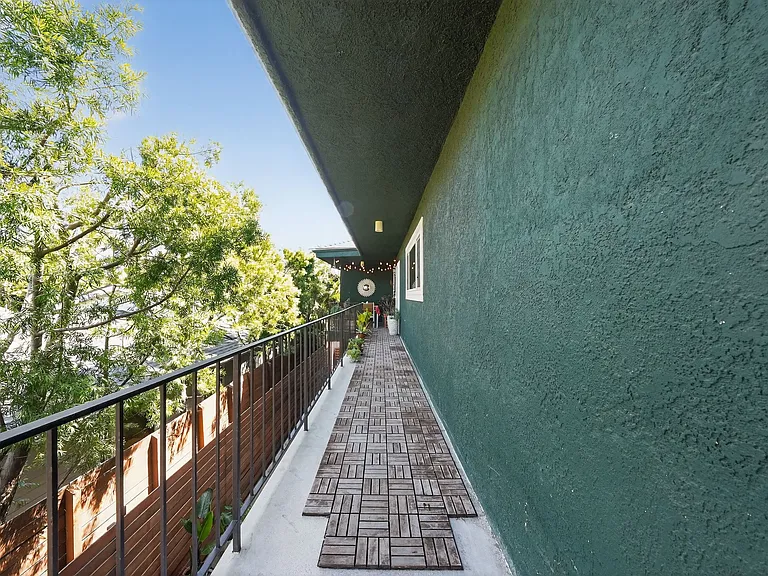 652 Vernon Ave #2 — Photo 12