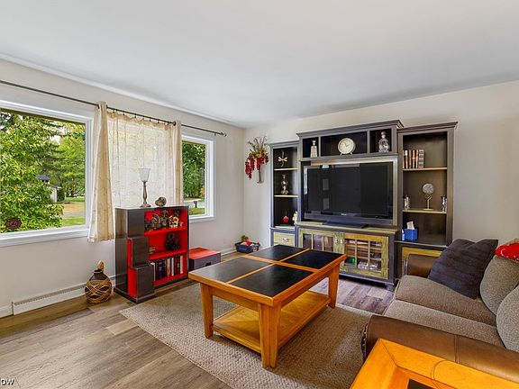 5th image of 614 Leeman Dr
