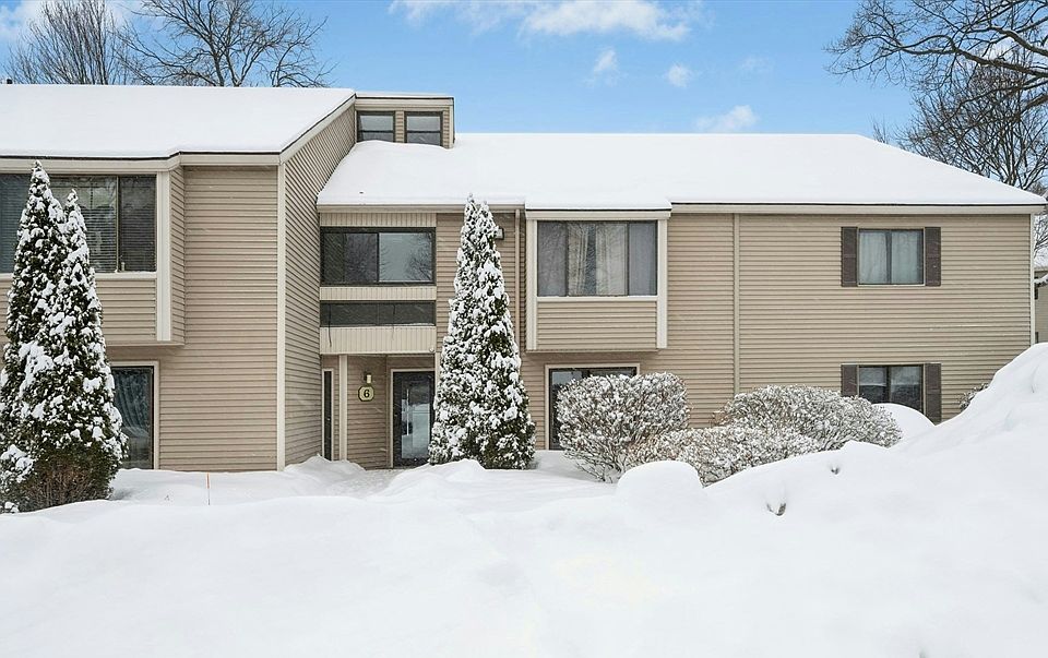 1st image of 6 Thayer Pond Dr #11