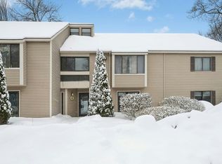 6 Thayer Pond Dr #11, Oxford, MA 01540