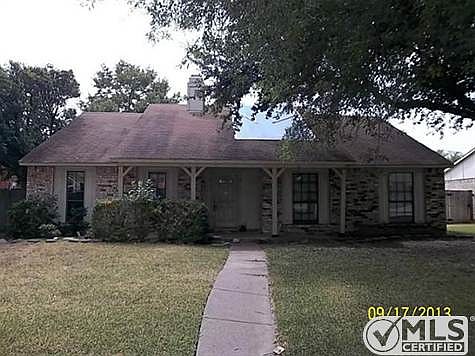 3rd image of 8402 Chesham Dr