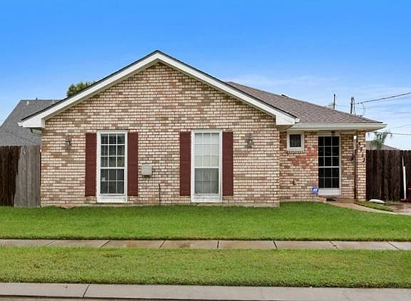 2nd image of 3813 Pecan Dr