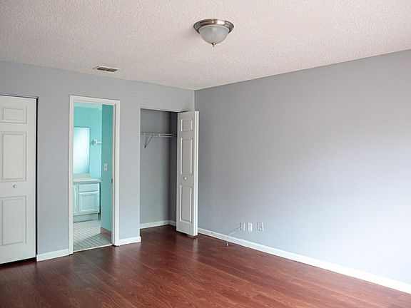 3rd image of 7631 Treeline Ct