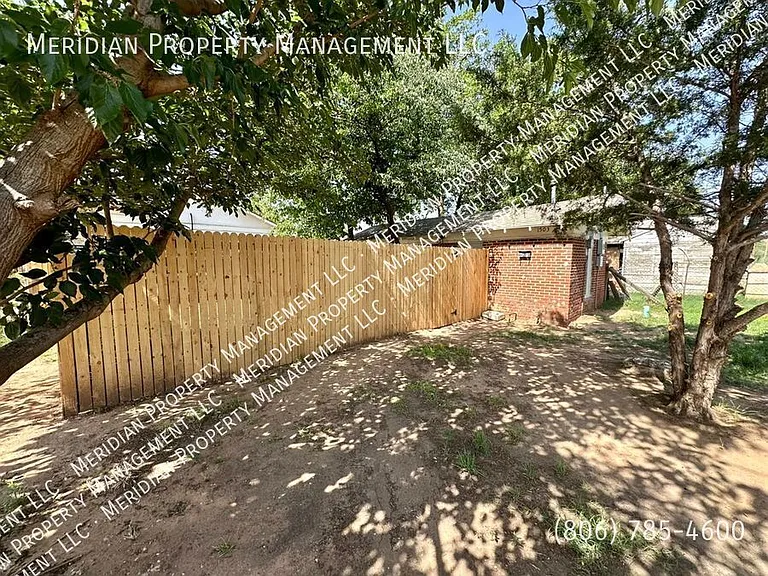 1503 Avenue T — Photo 9